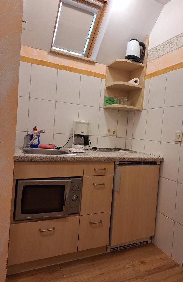 Hotel Garni Und Apartments Zur Krone ヒルポルトシュタイン エクステリア 写真