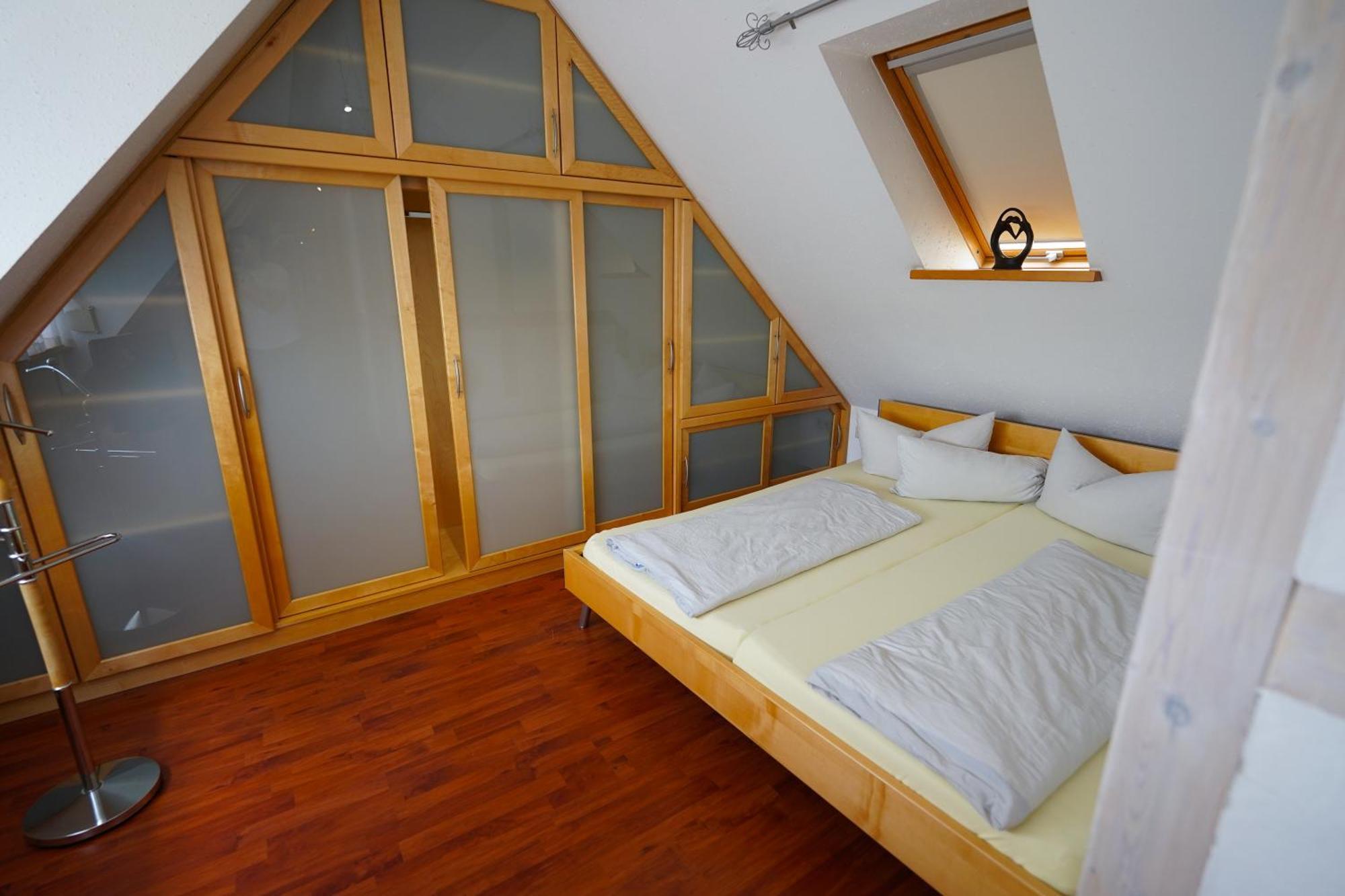 Hotel Garni Und Apartments Zur Krone ヒルポルトシュタイン エクステリア 写真