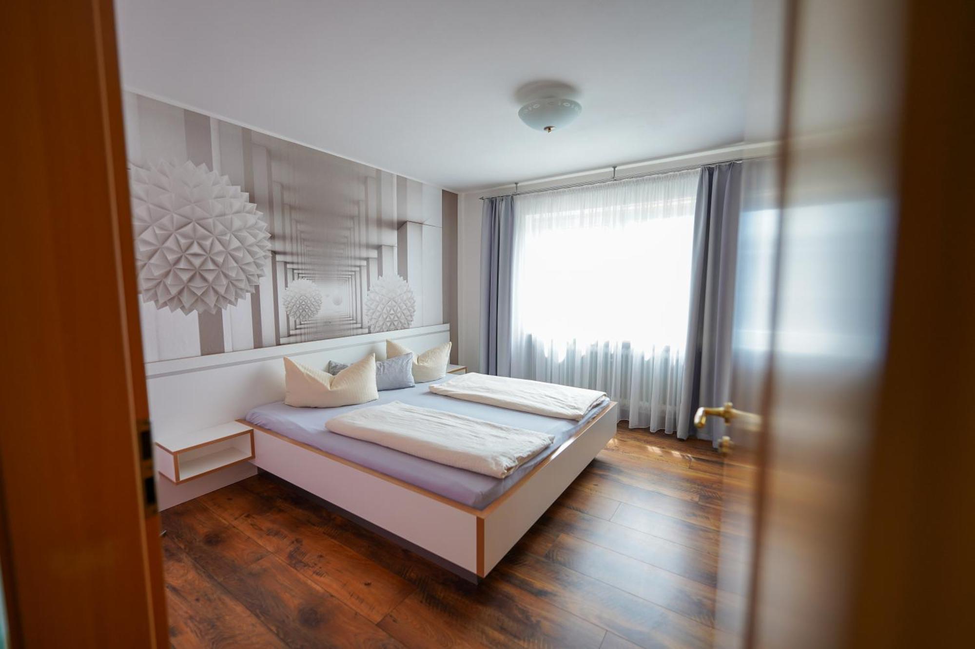 Hotel Garni Und Apartments Zur Krone ヒルポルトシュタイン エクステリア 写真