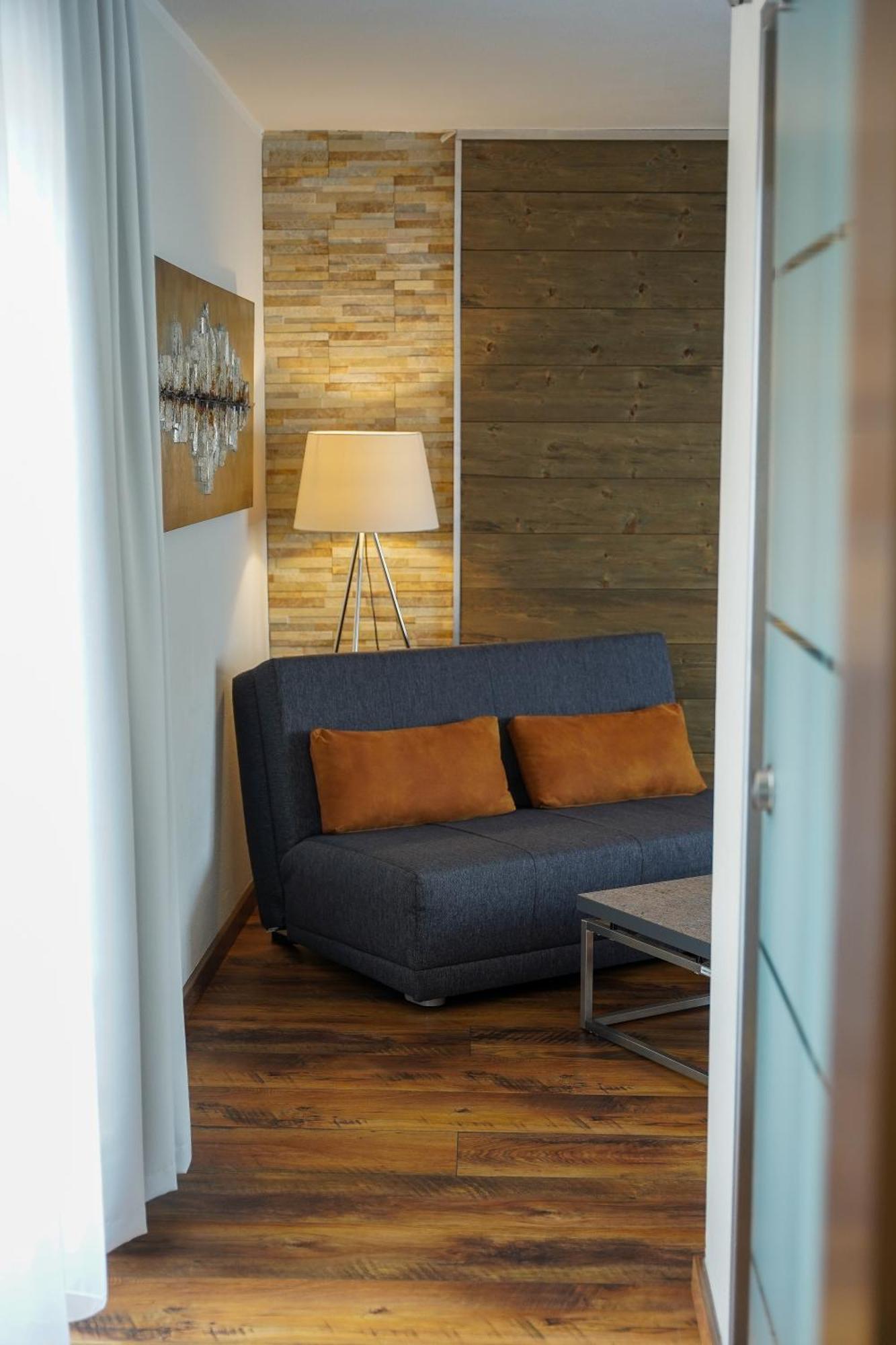 Hotel Garni Und Apartments Zur Krone ヒルポルトシュタイン エクステリア 写真