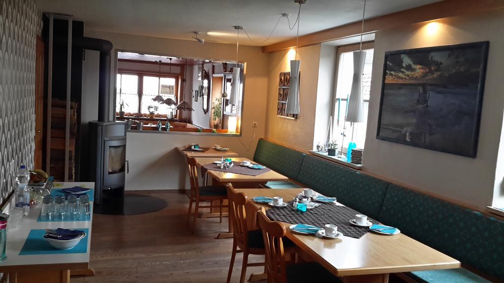 Hotel Garni Und Apartments Zur Krone ヒルポルトシュタイン エクステリア 写真