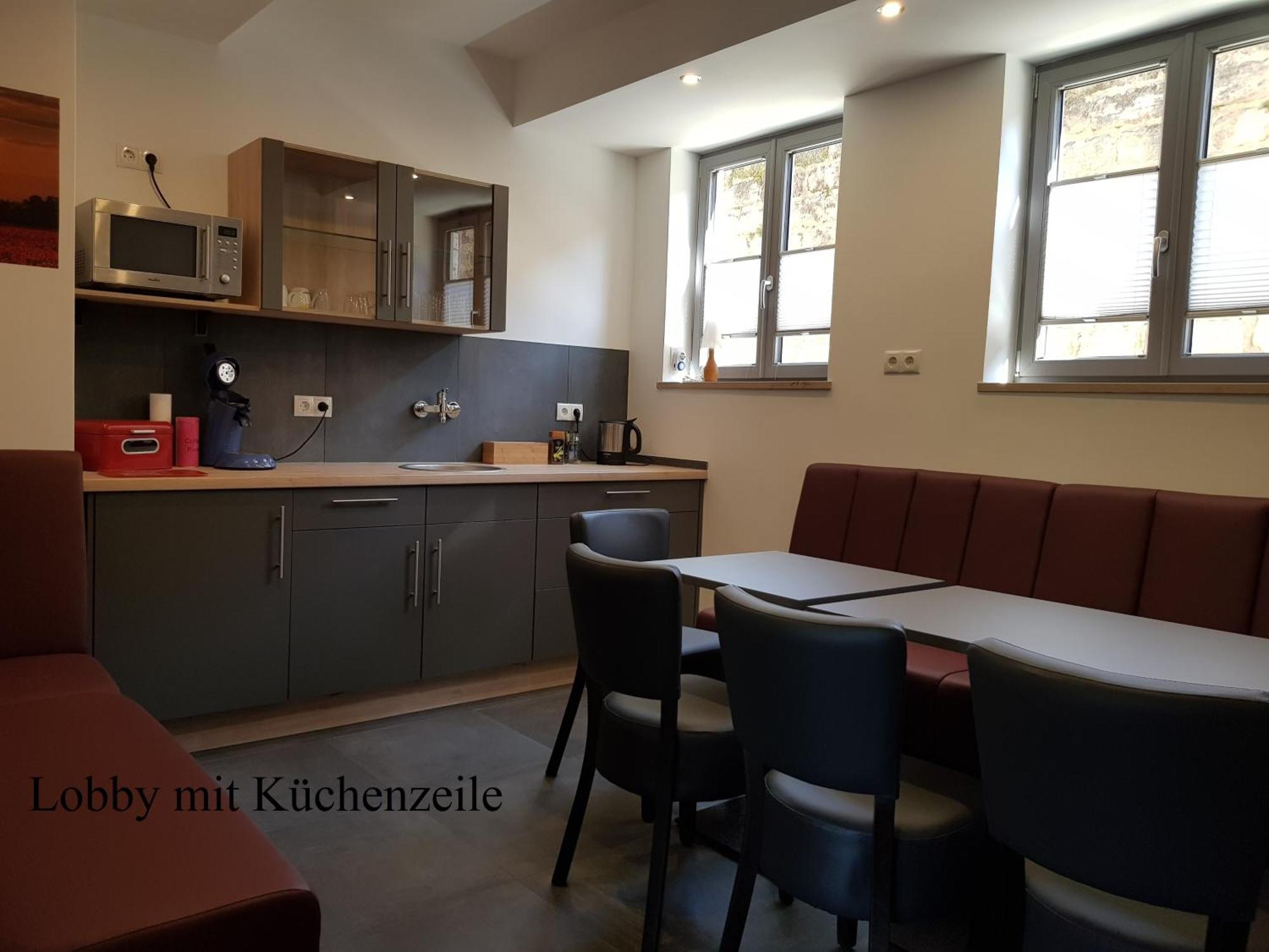 Hotel Garni Und Apartments Zur Krone ヒルポルトシュタイン エクステリア 写真