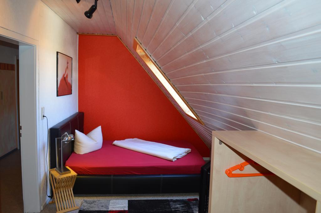 Hotel Garni Und Apartments Zur Krone ヒルポルトシュタイン エクステリア 写真