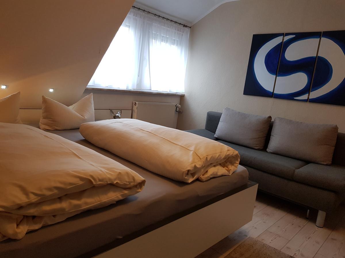 Hotel Garni Und Apartments Zur Krone ヒルポルトシュタイン エクステリア 写真